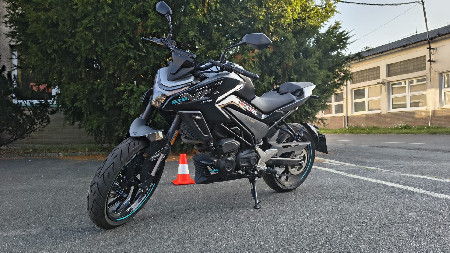 Výcvik na motocyklovém cvičišti