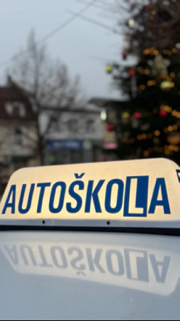 Označení vozidla autoškoly